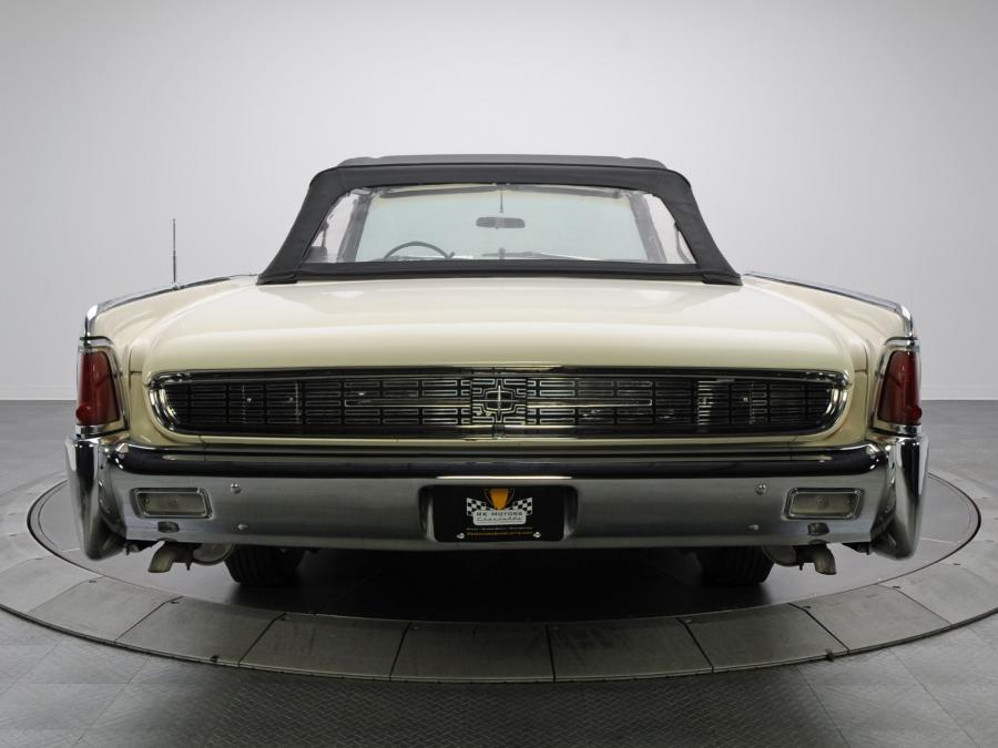  Lincoln Continental Convertible (74A) 1962 года  (фото 3 из 35)